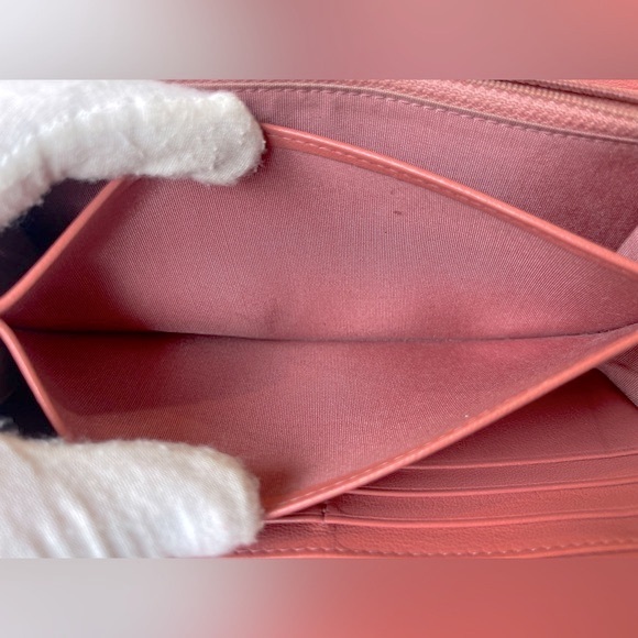 Authentic Chanel 19 Pink matelasse Lambskin Wallet - Picture 9 of 14